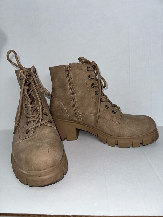 MIA Shoes - MIA Tan Lace-Up Lug Combat Boots